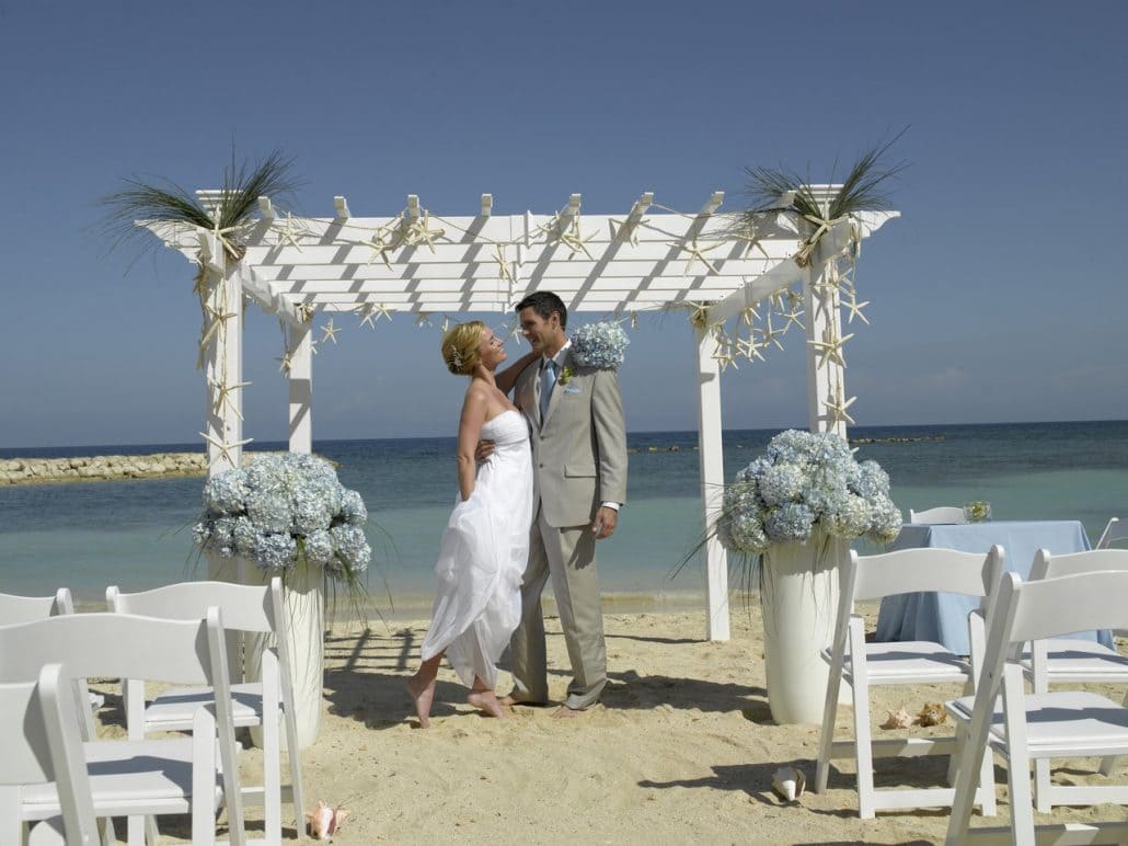 Grand Palladium Jamaica Resort Wedding - Modern Destination Weddings